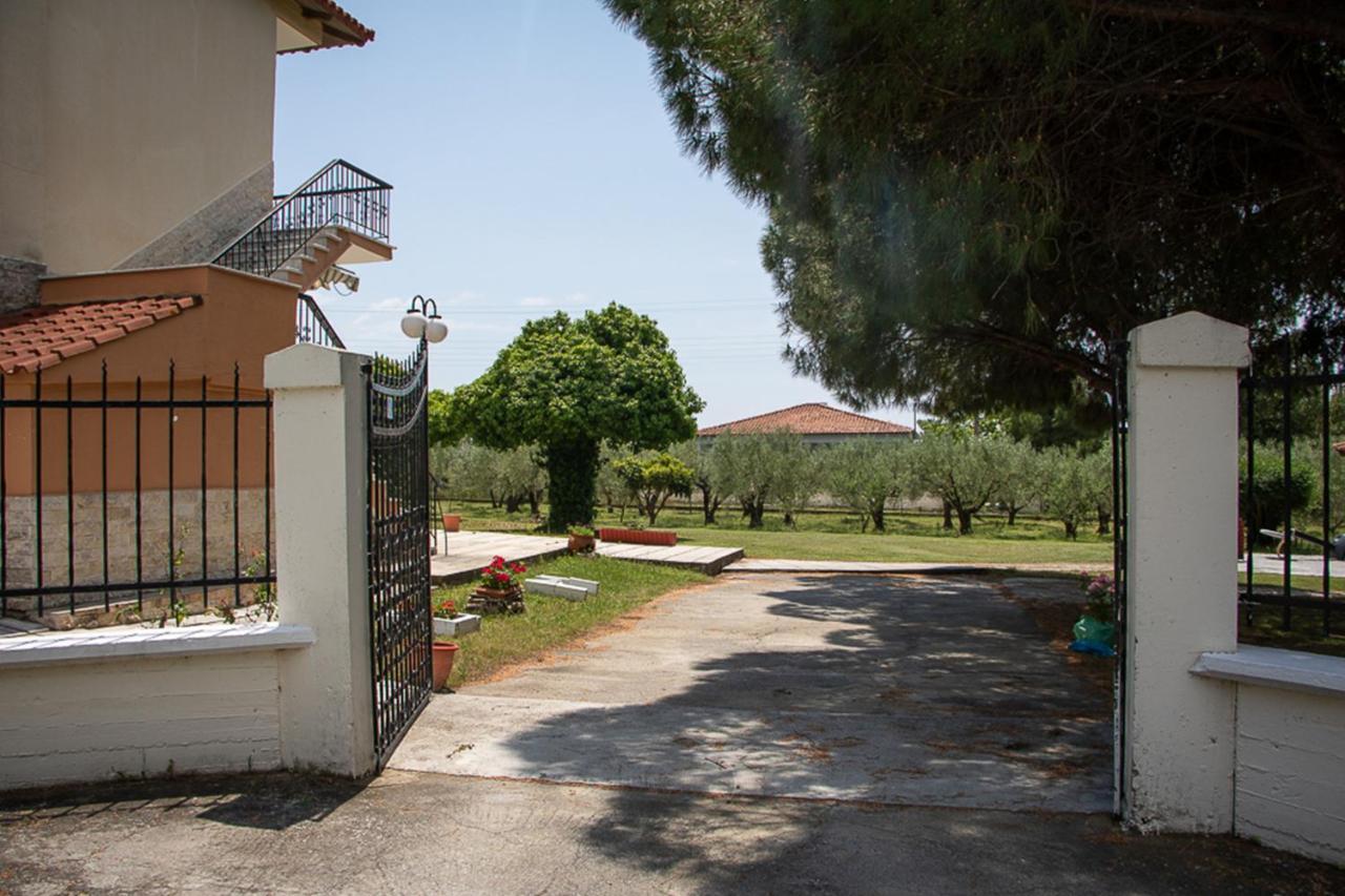 Olivemare Holidays Nea Iraklia Exterior photo