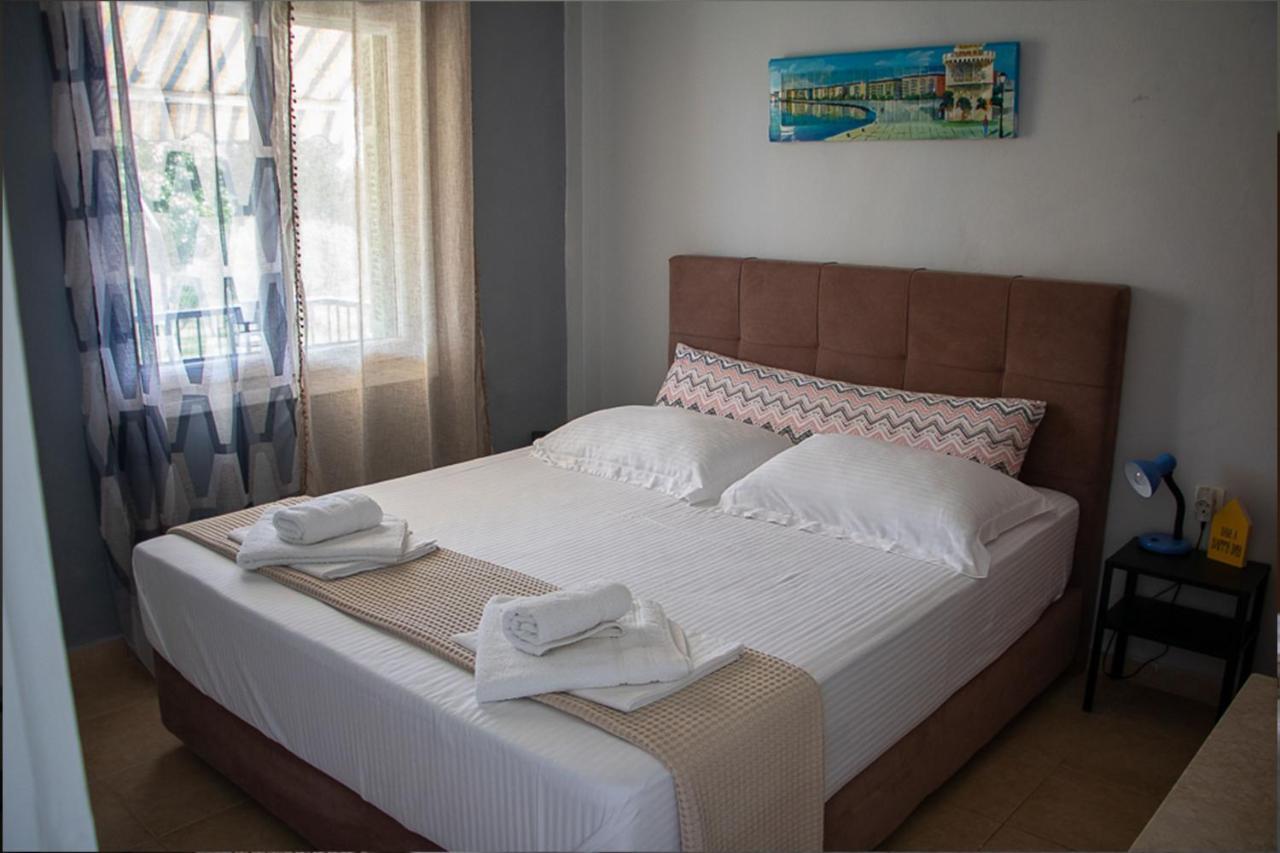 Olivemare Holidays Nea Iraklia Exterior photo