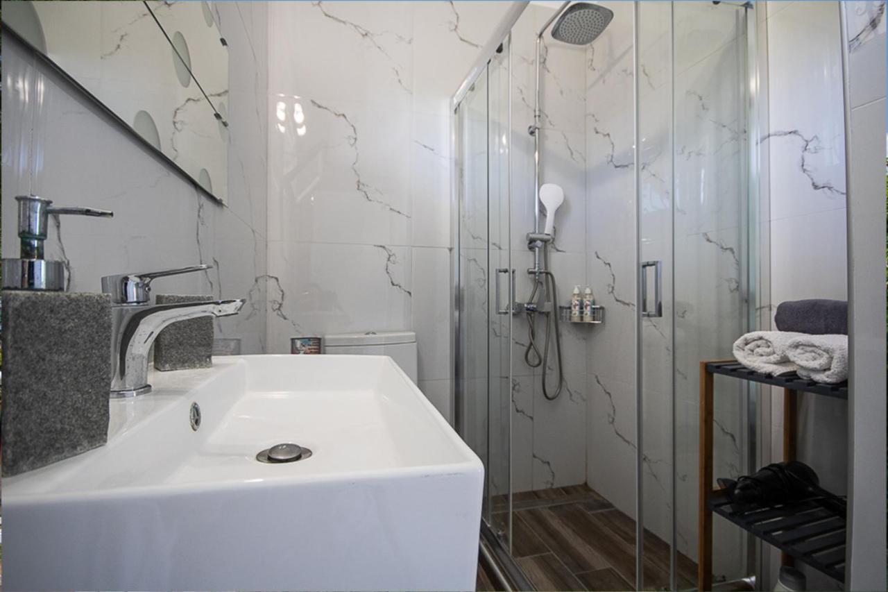 Olivemare Holidays Nea Iraklia Exterior photo